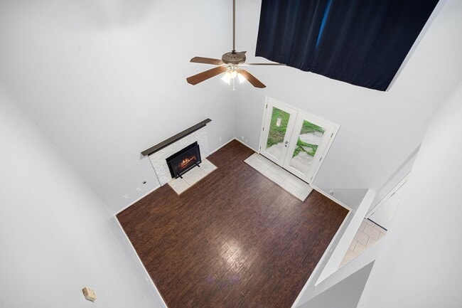 Building Photo - 15614 Hatfield Hollow Dr