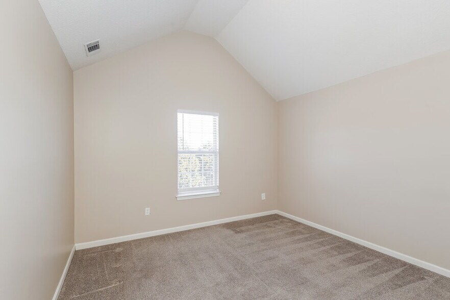 Building Photo - 10635 Misty Meadows Dr