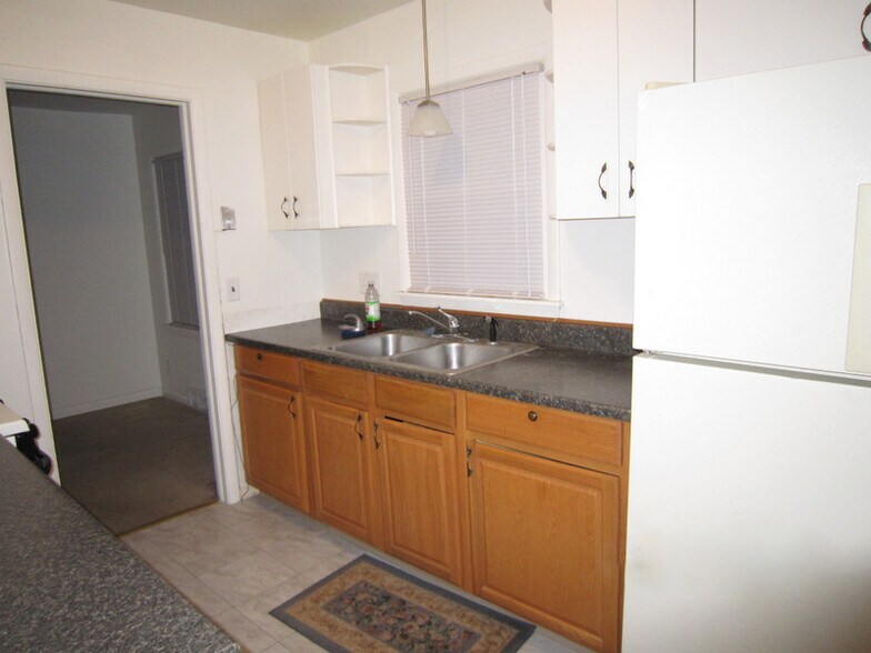 Building Photo - 2659 W 22nd St