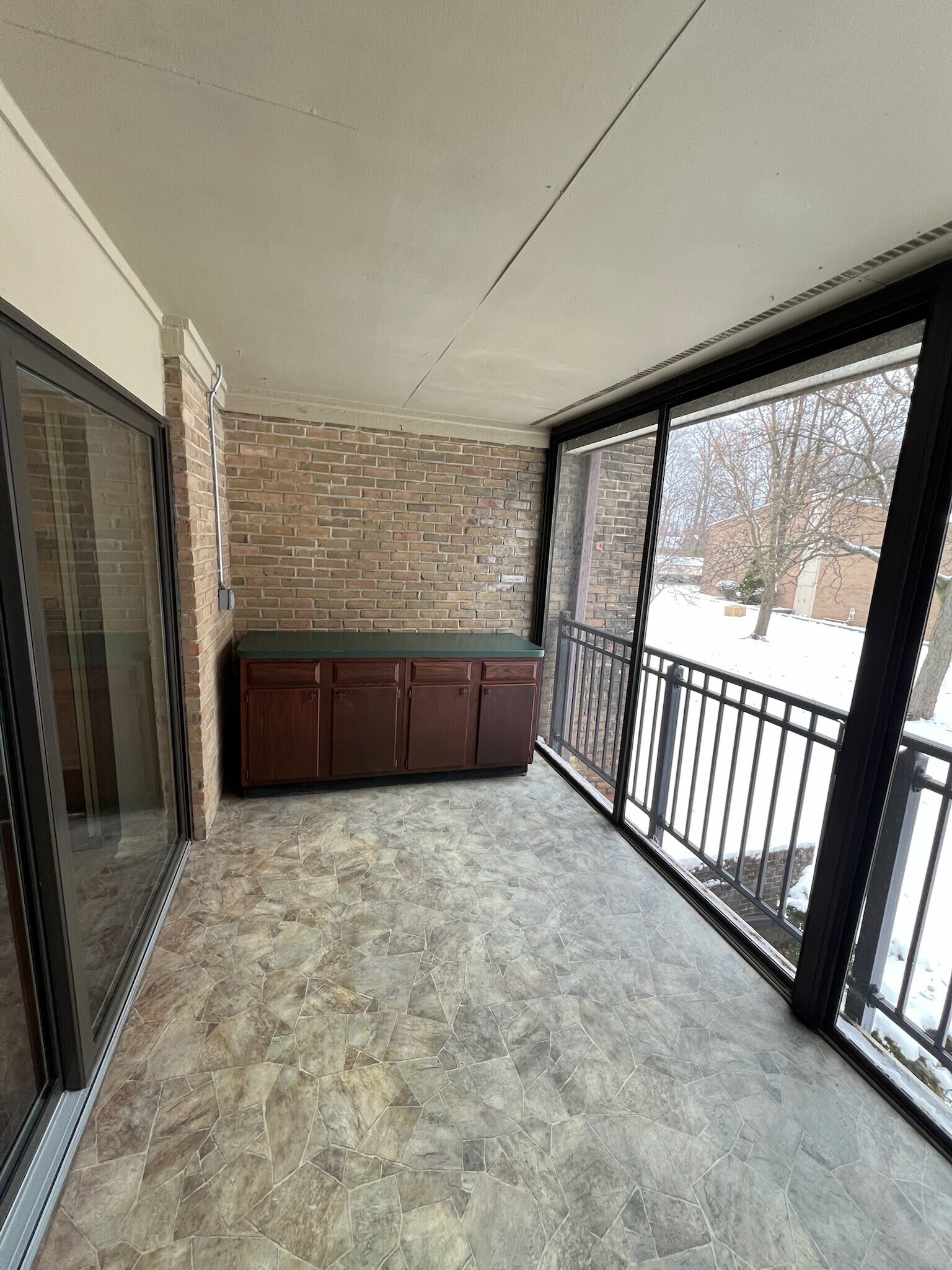 Building Photo - 18411 University Park Dr