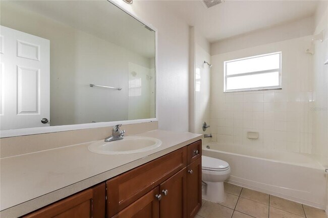 Building Photo - 11420 Bay Gardens Loop