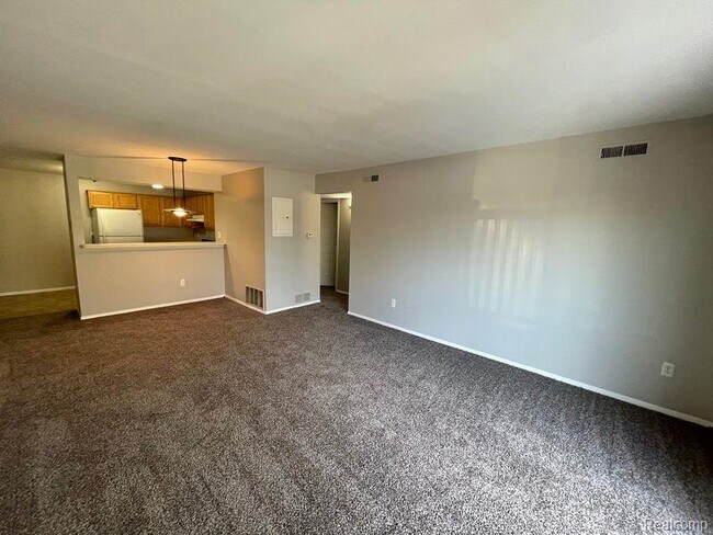 Building Photo - 910 Chestnut Hill Dr