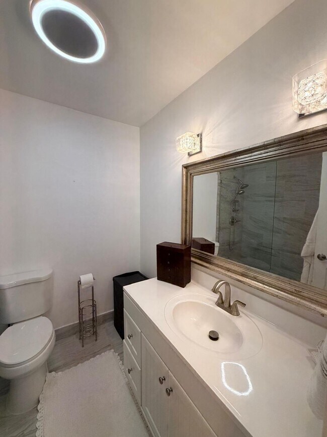 Building Photo - 3370 Beau Rivage Dr