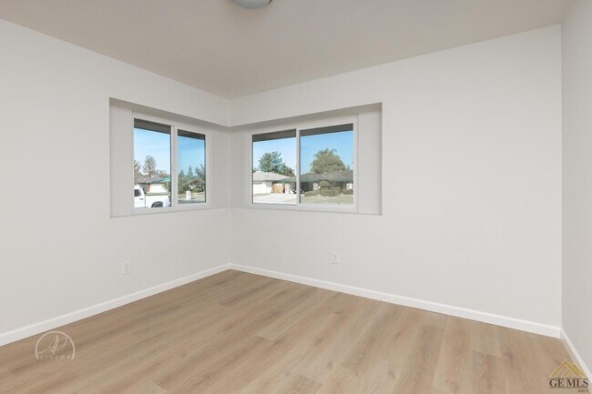Building Photo - 6309 Nottingham Ln