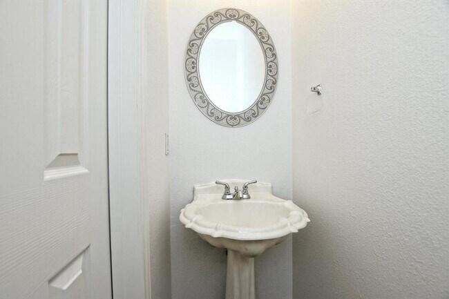 Building Photo - 1107 Rawhide Trail