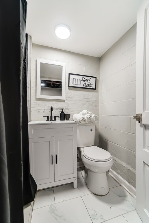 Building Photo - 3825 Zinsle Ave