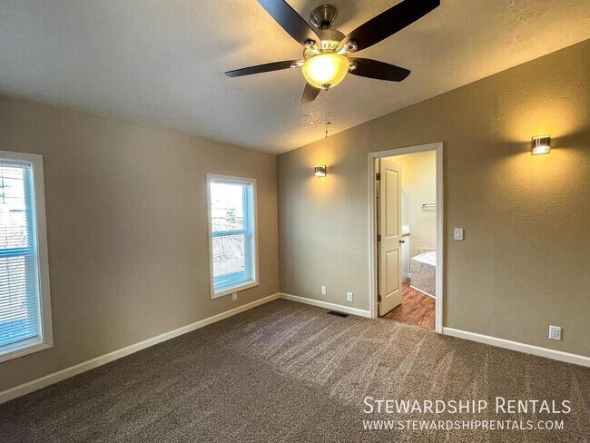 Building Photo - 1313 Bramblewood Ln