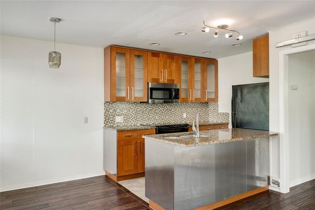 Building Photo - 1511 Shoal Creek Blvd