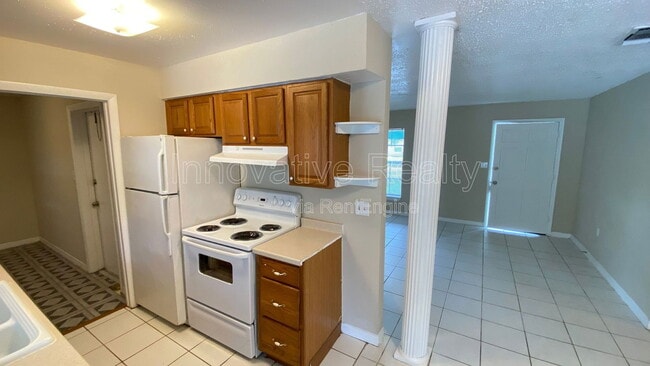 Building Photo - 5624 Pinerock Rd