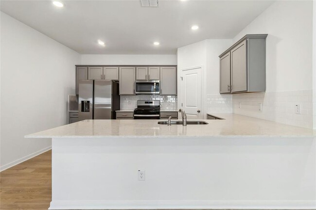 Building Photo - 475 Brooks Ranch Dr