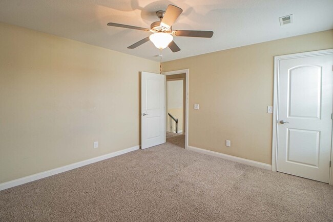 Building Photo - 809 Carousel Ct