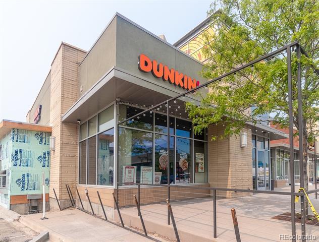 Building Photo - 1105 S Dahlia St