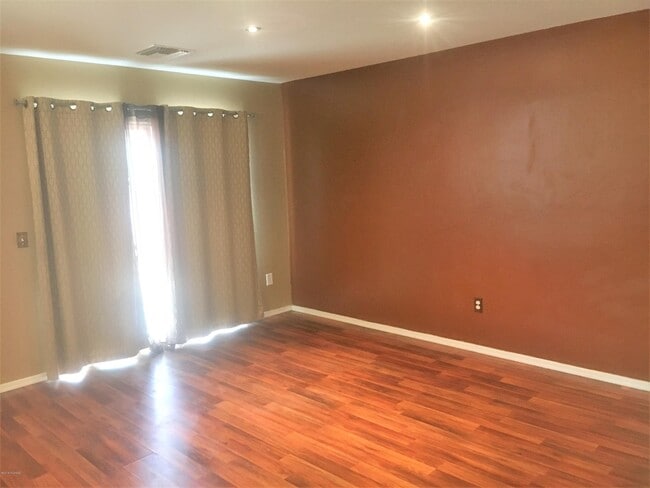 Building Photo - 5210 E Desert Straw Ln