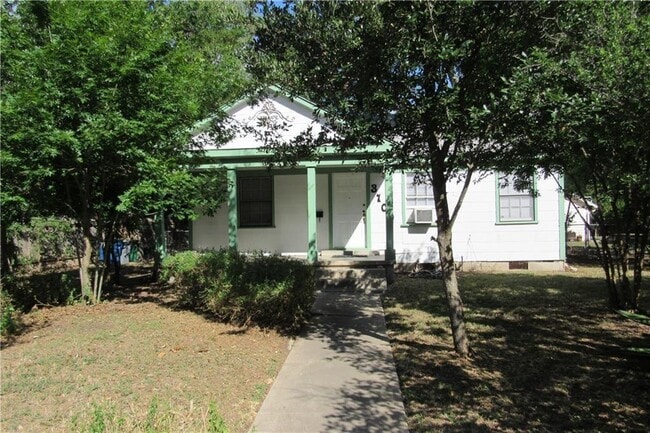 Primary Photo - 3100 Breeze Terrace