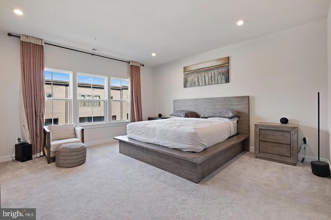 Building Photo - 10046 American Pharoah Ln