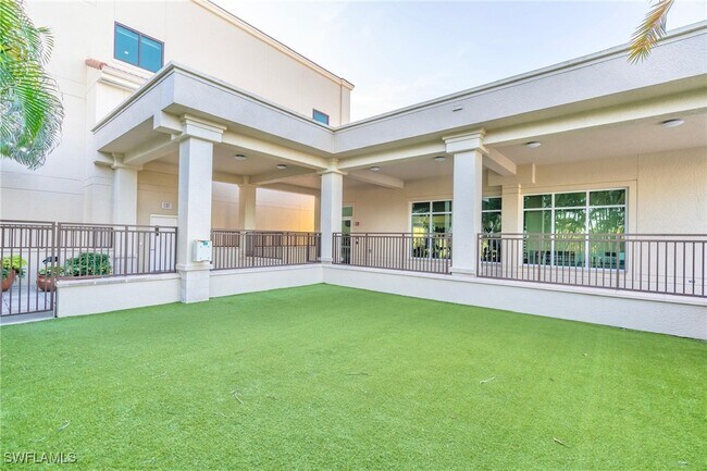 Building Photo - 9115 Strada Pl