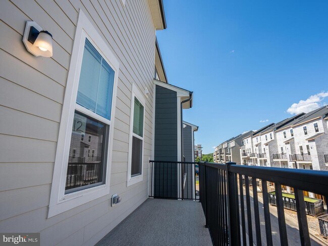 Building Photo - 14965 River Walk Way