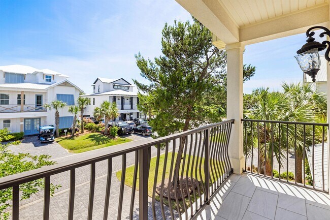 Building Photo - 56 Penelope St