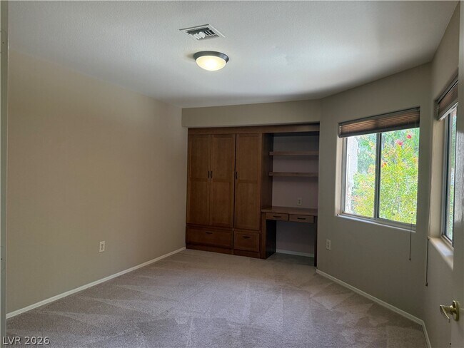 Building Photo - 2425 Showcase Dr