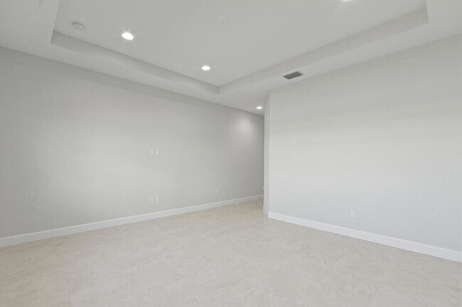 Building Photo - 5579 Liberty Ln