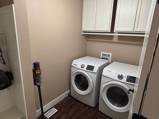 Building Photo - Beautiful West End Home