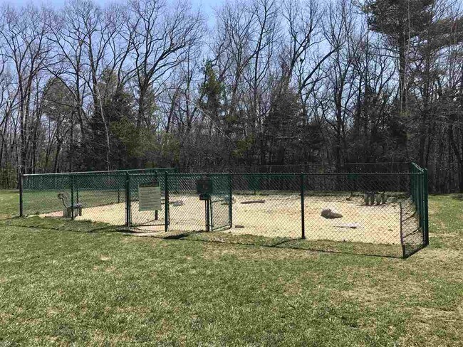 Building Photo - 96 Powers St