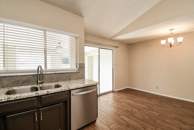 Building Photo - 3869 W Elgin St