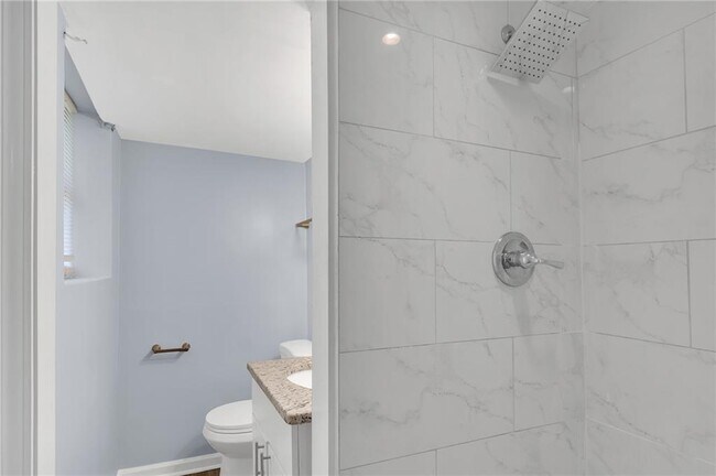 Building Photo - 2496 Shiloh Dr