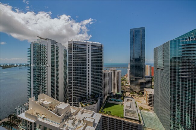 Building Photo - 1200 Brickell Bay Dr