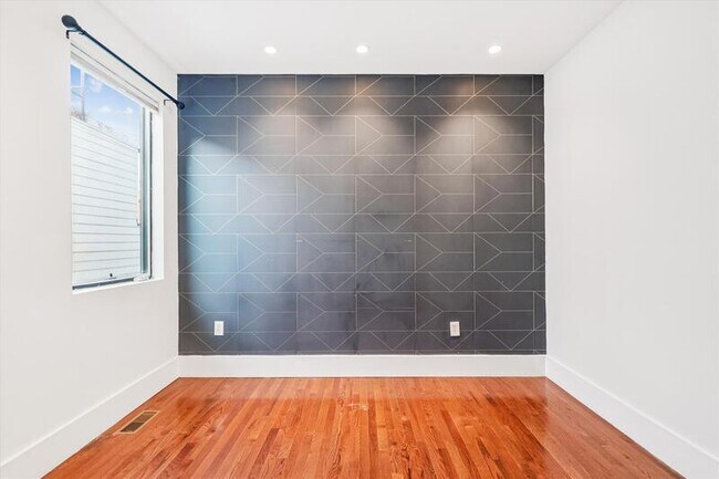 Building Photo - 1469 Harvard St NW