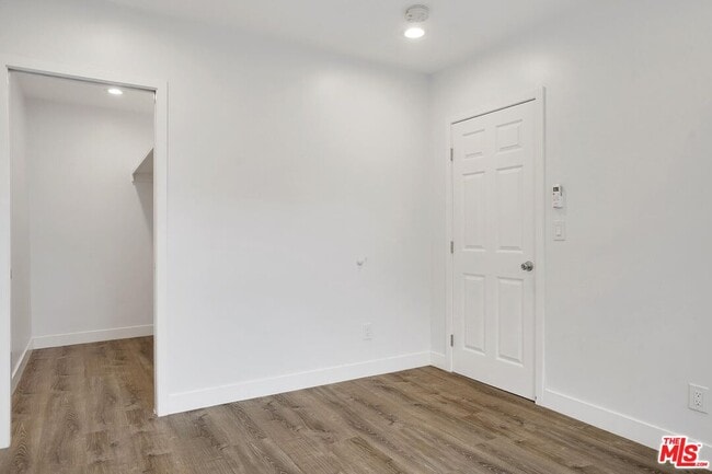 Building Photo - 1735 S Carmelina Ave