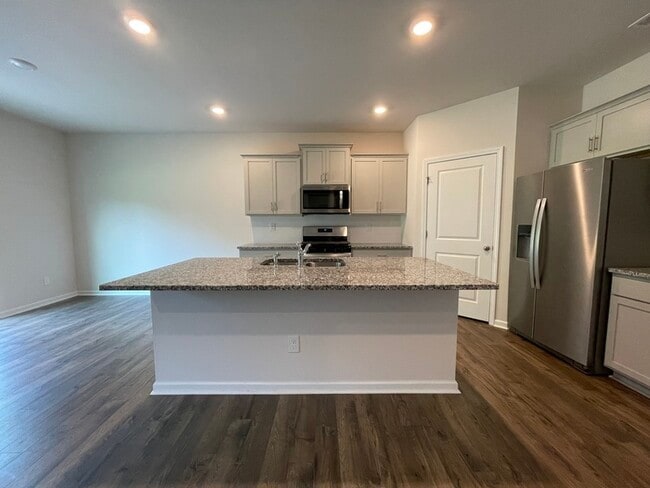 Building Photo - 11009 Austin Estates Dr