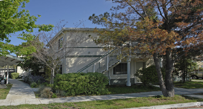 Building Photo - 2160-2174 Oak St