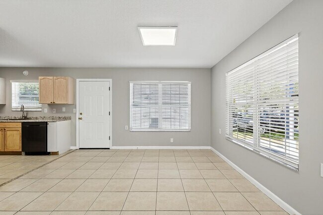 Building Photo - 2126 Center Way
