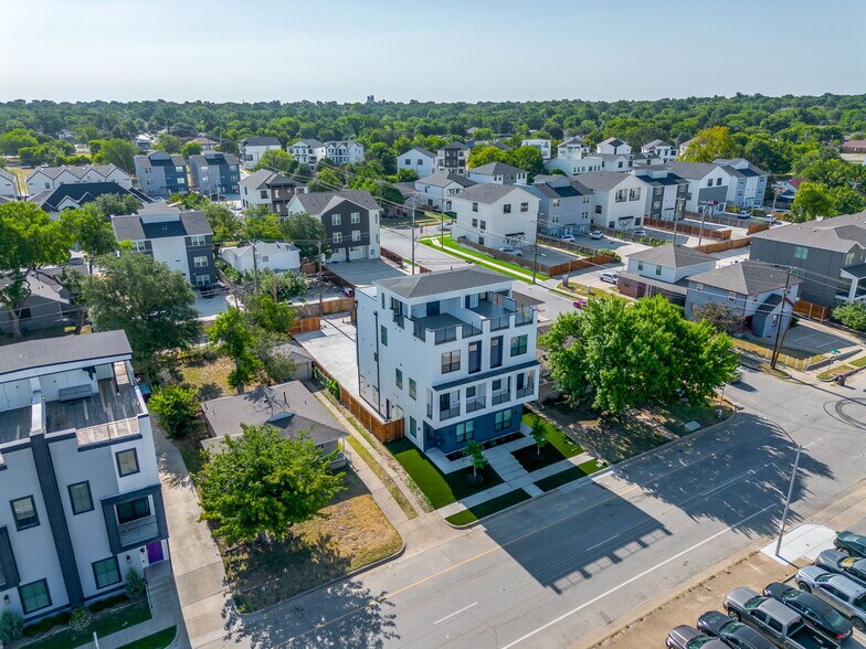 Building Photo - 3141 McCart Ave