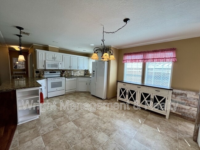 Building Photo - 38055 Woodgate Ln