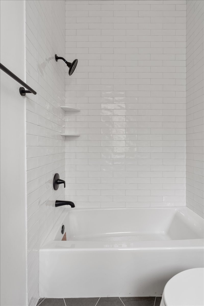 Building Photo - 2649 W Thomas St