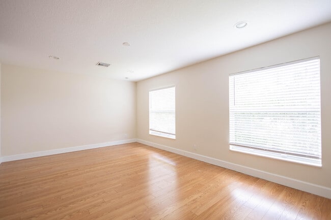 Building Photo - 12425 Westhampton Cir