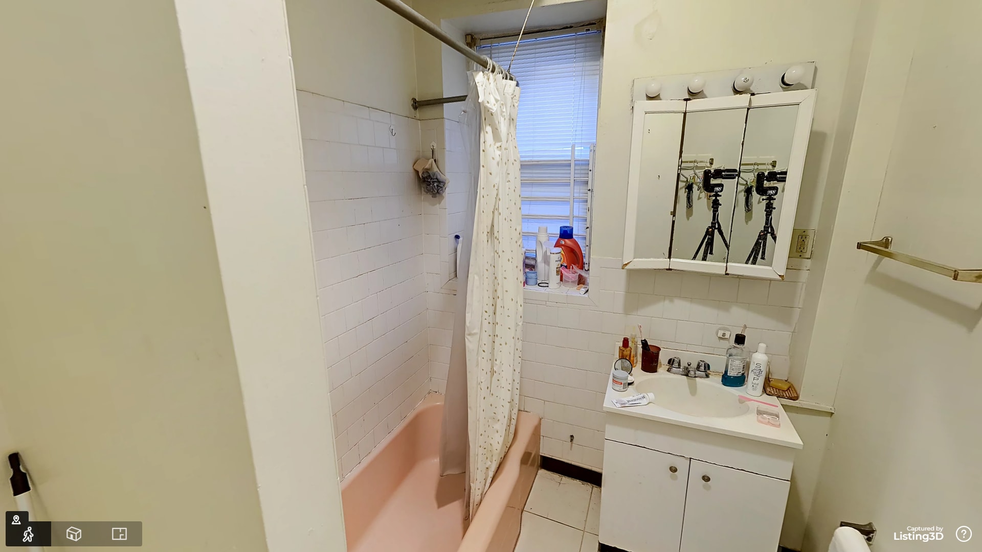 Building Photo - 126 Warren St