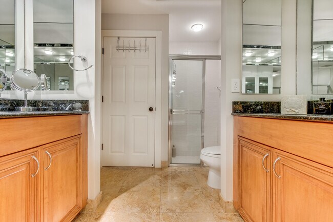 Building Photo - 2312 Las Casitas Dr