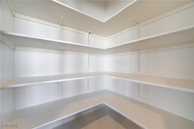 Building Photo - 5716 Breezy Wind Ct