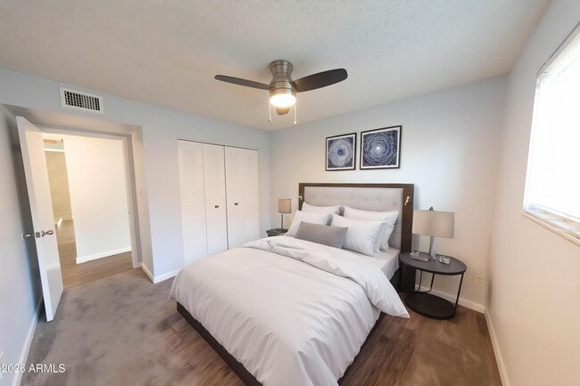 Building Photo - 2625 S Los Feliz Dr