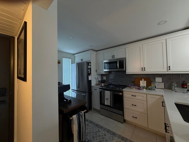 Building Photo - 20 Royal Palm Way