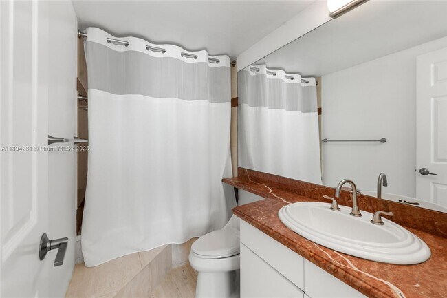 Building Photo - 800 Claughton Island Dr