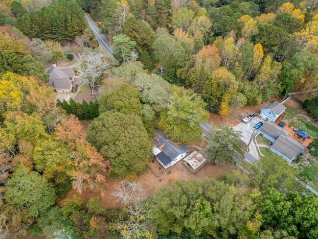 Building Photo - 3024 Bob Cox Rd