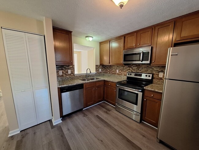 Building Photo - 501 Chanticlair Court