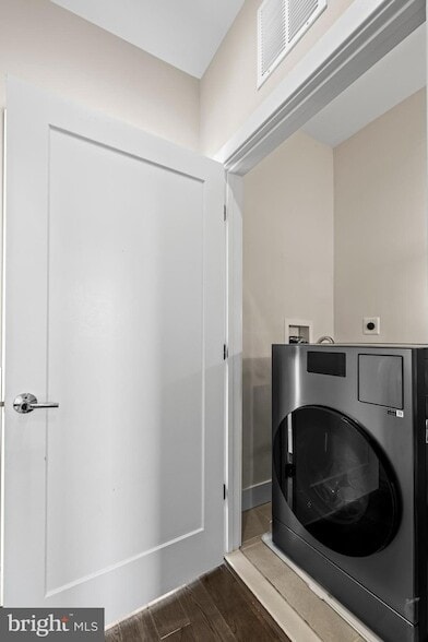 Building Photo - 1600 Beason St