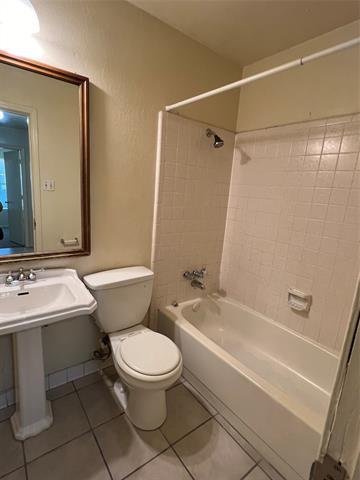 Building Photo - 2406 Ventura Dr