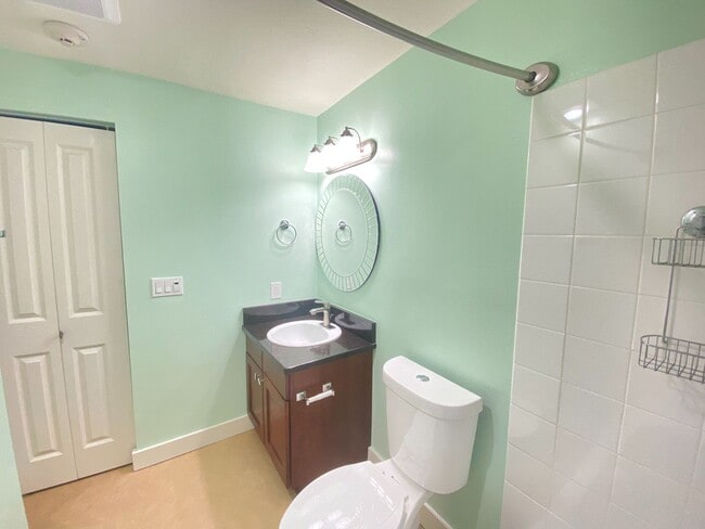 Building Photo - Fantastic location for this spacious 2 level townhouse