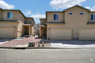 Building Photo - Modern 3-Bedroom Townhome – Conveniently L...